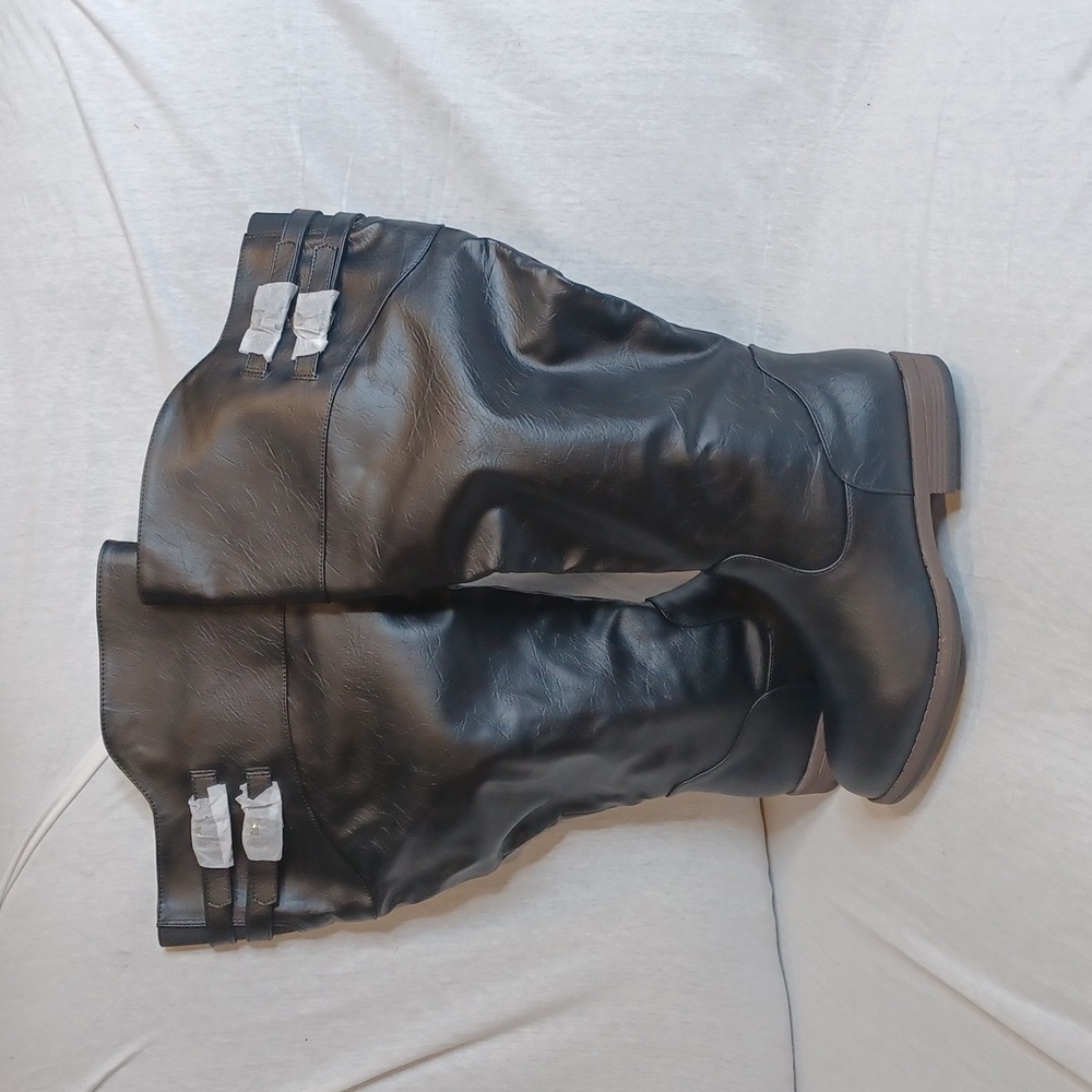 Journee Collection Tori Black Boot. Size 9.5-XWC - Picture 5 of 5